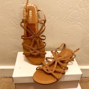 NWT REPORT brown leather strappy sandals sz. 9✨